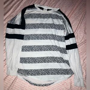 Victoria's Secret Black and White Patterned Long Sleeve Tee